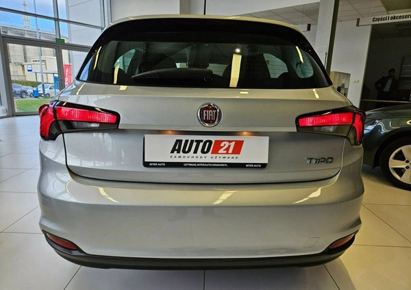 Fiat Tipo cena 49900 przebieg: 60800, rok produkcji 2021 z Bielawa małe 466